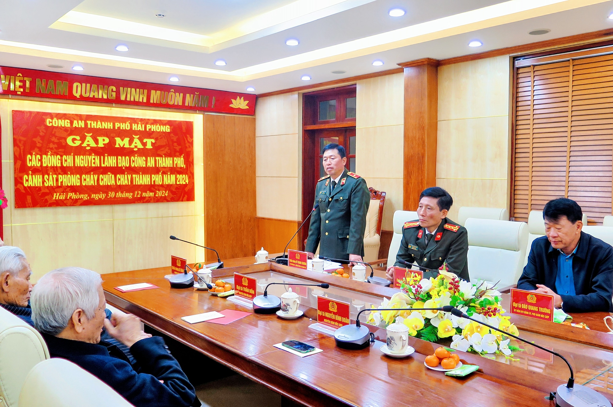 Tổ chức gặp mặt các đồng chí nguyên lãnh đạo CATP, Cảnh sát PCCC thành phố năm 2024